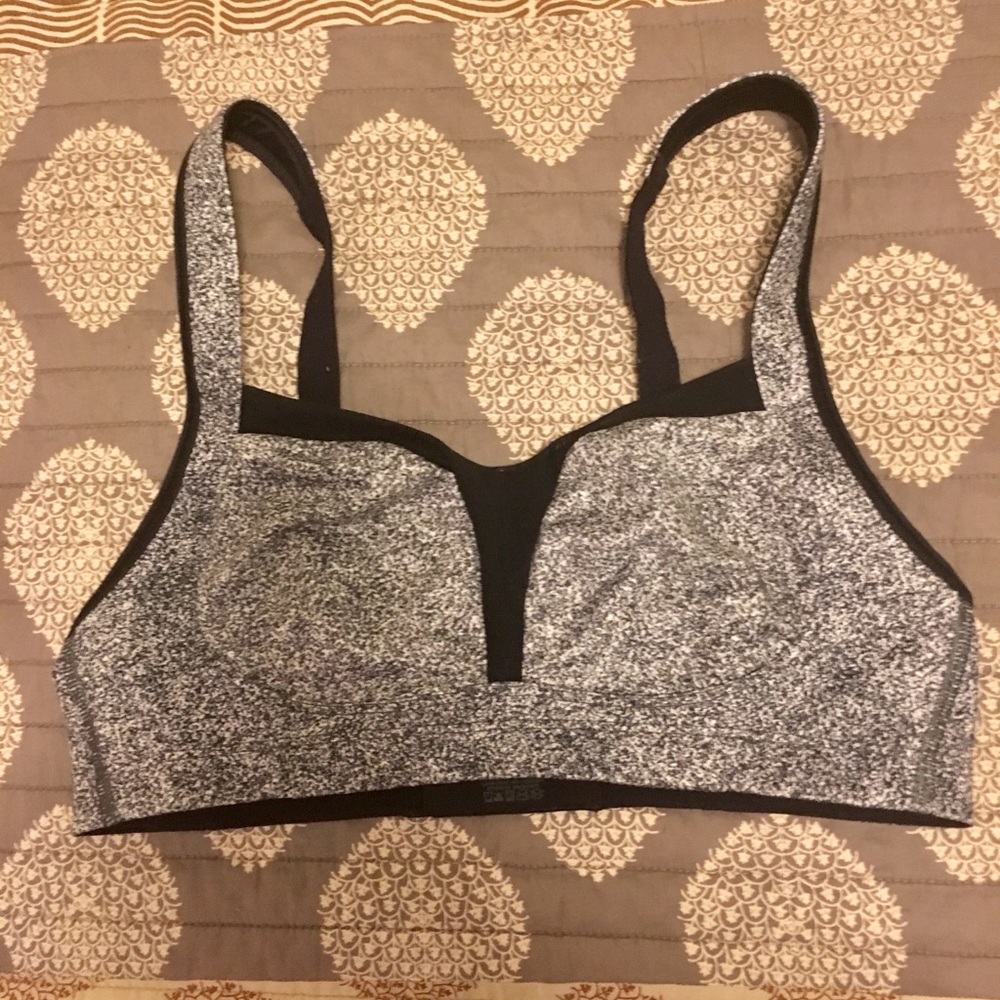 Lululemon sports bra 34C